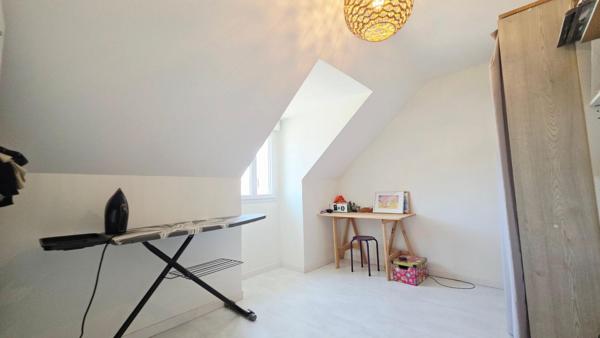 SAINT DOULCHARD MAISON 4 PIECES 3 CHAMBRES JARDIN SOUS-SOL