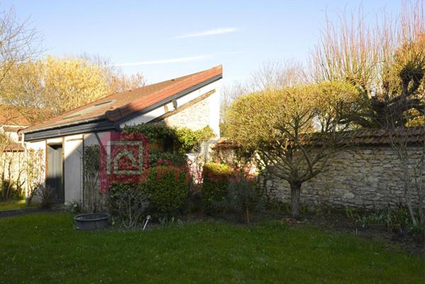 Maison ancienne centre ville 4 chambres avec jardin