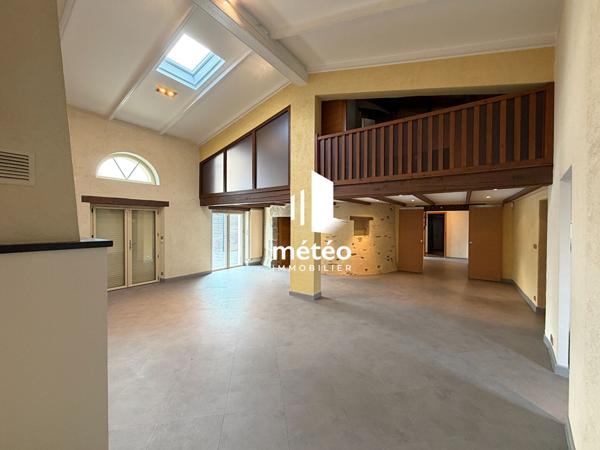 Maison Sainte-foy 10 pièces 300 m²