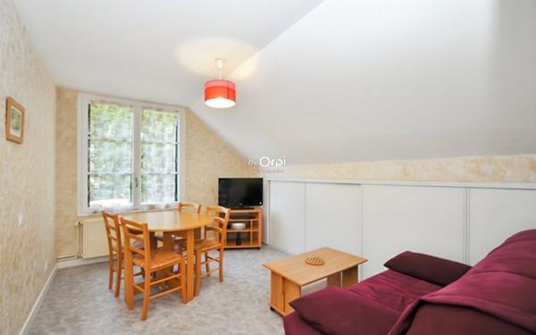 Immeuble à vendre    23 pièces •  Néris-les-Bains