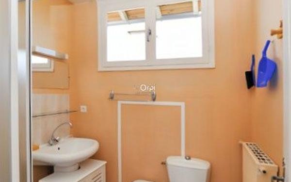 Immeuble à vendre    23 pièces •  Néris-les-Bains