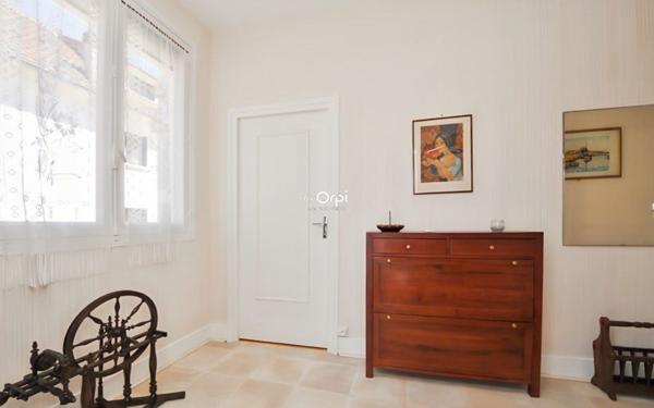 Immeuble à vendre    23 pièces •  Néris-les-Bains