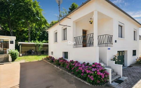 Immeuble à vendre    23 pièces •  Néris-les-Bains