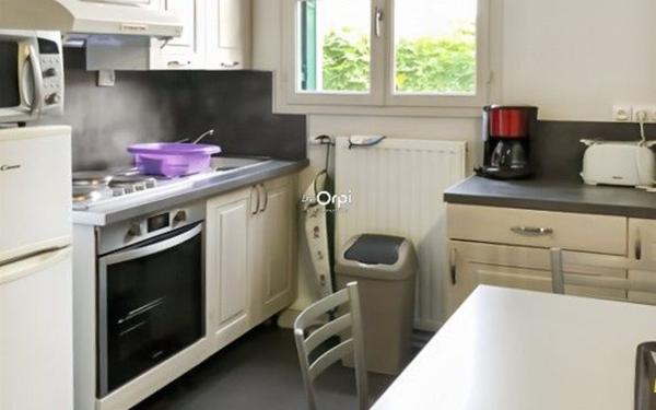 Immeuble à vendre    23 pièces •  Néris-les-Bains