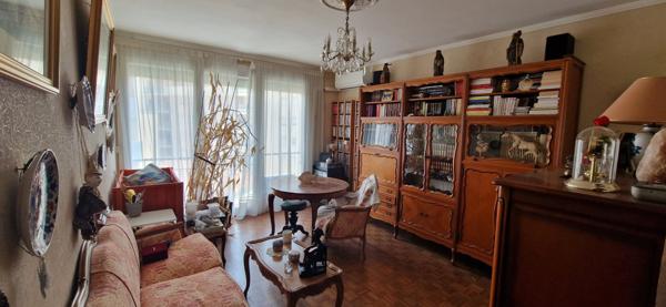 Marseille (13008) Appartement T3 + garage secteur Le Rouet / Prado