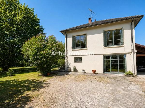 Vente                                                      Maison
                        
                     7 pièces                      170 m2                     à Bletterans