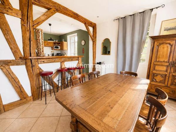 Vente                                                      Maison
                        
                     7 pièces                      170 m2                     à Bletterans
