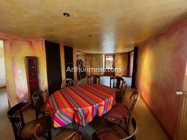 Vente                                                      Maison
                        
                     7 pièces                      170 m2                     à Bletterans