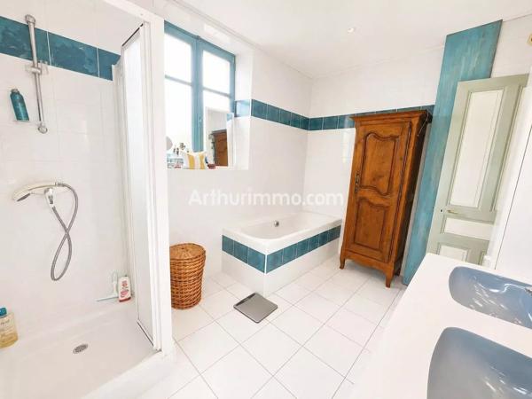 Vente                                                      Maison
                        
                     7 pièces                      170 m2                     à Bletterans