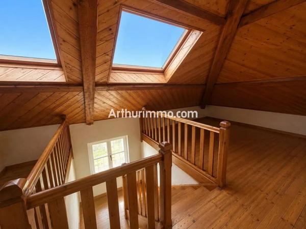 Vente                                                      Maison
                        
                     7 pièces                      170 m2                     à Bletterans