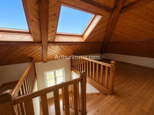Vente                                                      Maison
                        
                     7 pièces                      170 m2                     à Bletterans