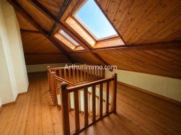 Vente                                                      Maison
                        
                     7 pièces                      170 m2                     à Bletterans