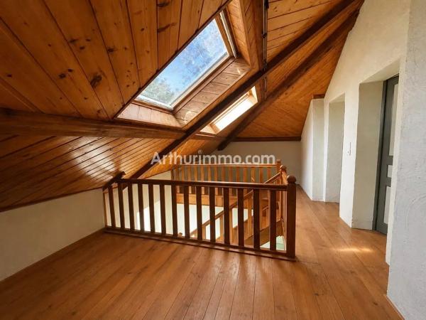 Vente                                                      Maison
                        
                     7 pièces                      170 m2                     à Bletterans