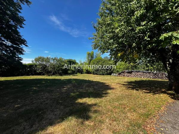 Vente                                                      Maison
                        
                     7 pièces                      170 m2                     à Bletterans