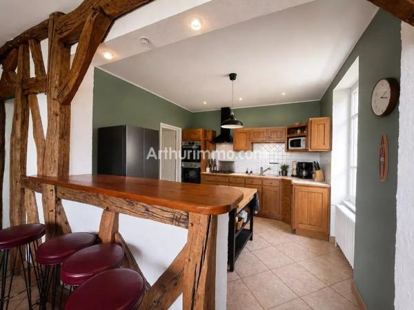 Vente                                                      Maison
                        
                     7 pièces                      170 m2                     à Bletterans