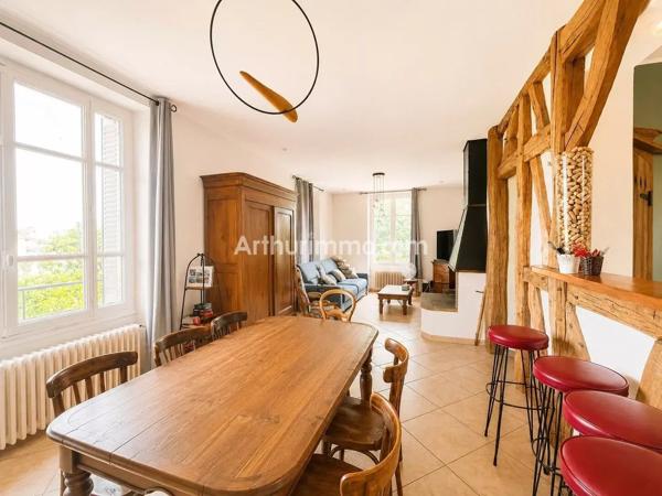 Vente                                                      Maison
                        
                     7 pièces                      170 m2                     à Bletterans