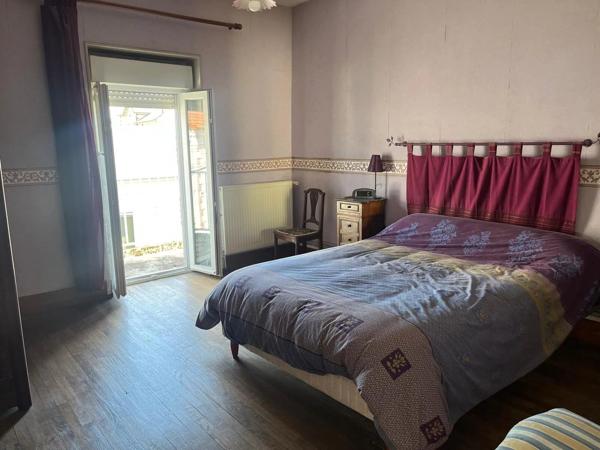 Vente                                                      Maison
                        
                     8 pièces                      96 m2                     à Nevers