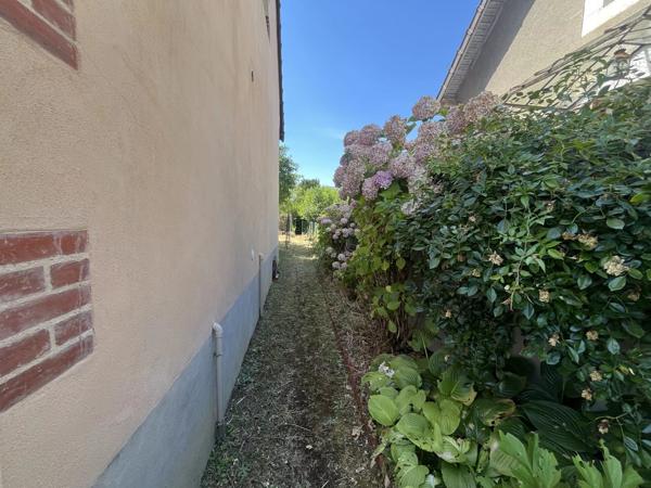 Vente                                                      Maison
                        
                     8 pièces                      96 m2                     à Nevers