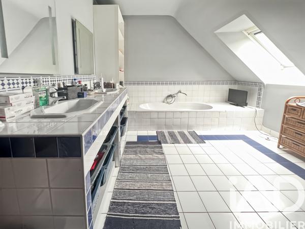 Maison à vendre 7 pièces 356 m² Évron