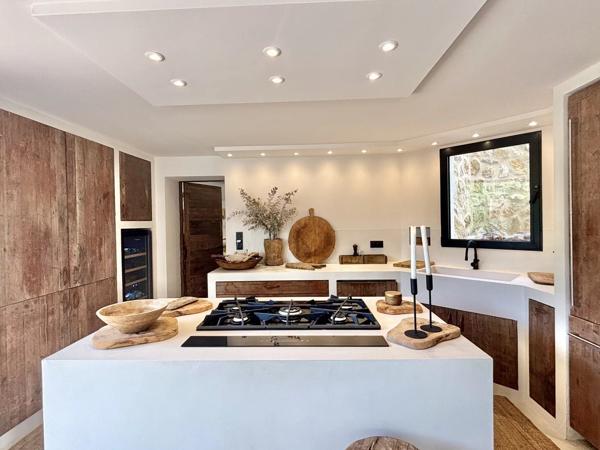 Villa contemporaine d'exception avec vue jusqu'a la mer!! '