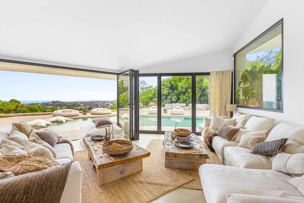 Villa contemporaine d'exception avec vue jusqu'a la mer!! '