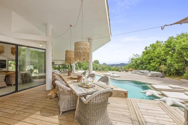 Villa contemporaine d'exception avec vue jusqu'a la mer!! '