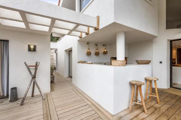 Villa contemporaine d'exception avec vue jusqu'a la mer!! '