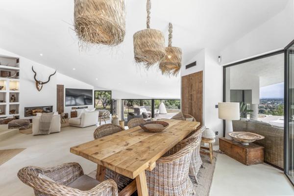 Villa contemporaine d'exception avec vue jusqu'a la mer!! '