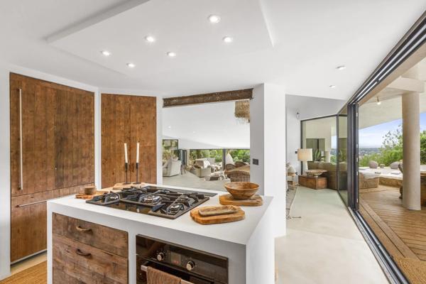 Villa contemporaine d'exception avec vue jusqu'a la mer!! '