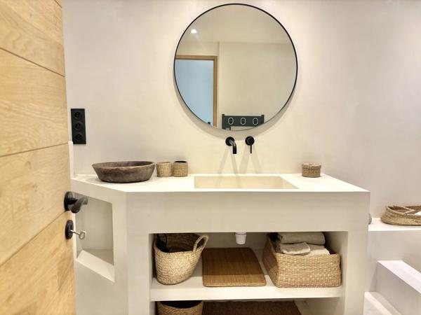 Villa contemporaine d'exception avec vue jusqu'a la mer!! '