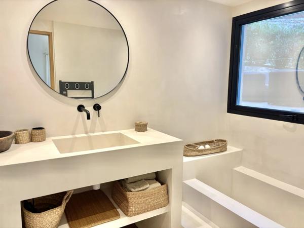 Villa contemporaine d'exception avec vue jusqu'a la mer!! '