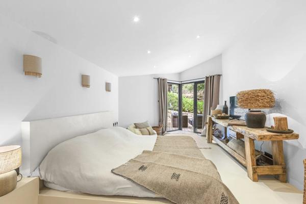 Villa contemporaine d'exception avec vue jusqu'a la mer!! '