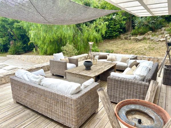 Villa contemporaine d'exception avec vue jusqu'a la mer!! '