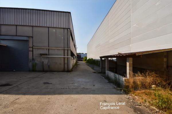 Local/bureau à louer COLOMBES (92)- Bâtiment industriel R+ 1 de 780 m2 et un terrain de 1 300 m2 - Loyer mensuel HT 10 000 €