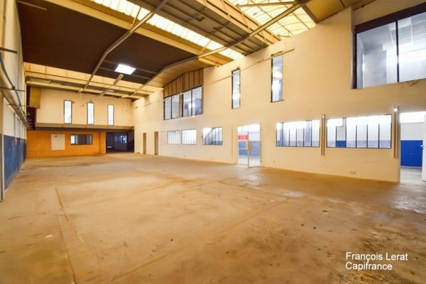 Local/bureau à louer COLOMBES (92)- Bâtiment industriel R+ 1 de 780 m2 et un terrain de 1 300 m2 - Loyer mensuel HT 10 000 €