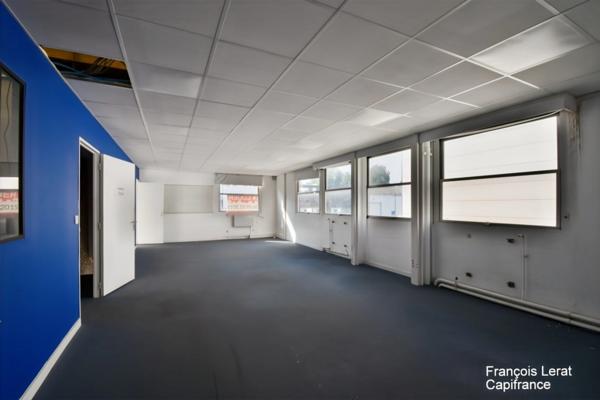 Local/bureau à louer COLOMBES (92)- Bâtiment industriel R+ 1 de 780 m2 et un terrain de 1 300 m2 - Loyer mensuel HT 10 000 €
