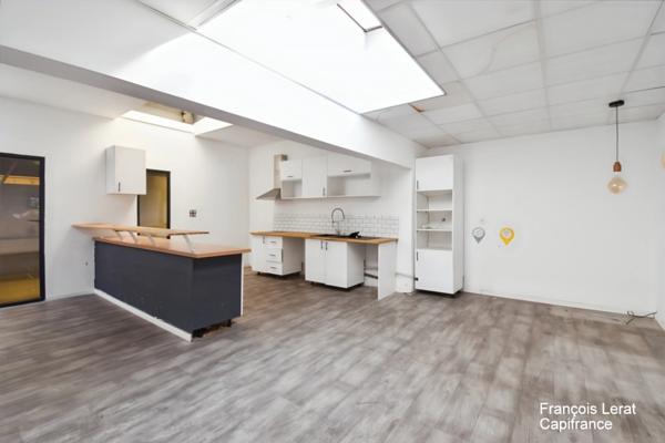 Local/bureau à louer COLOMBES (92)- Bâtiment industriel R+ 1 de 780 m2 et un terrain de 1 300 m2 - Loyer mensuel HT 10 000 €