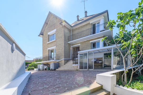 Maison 8 pièces 230 m2