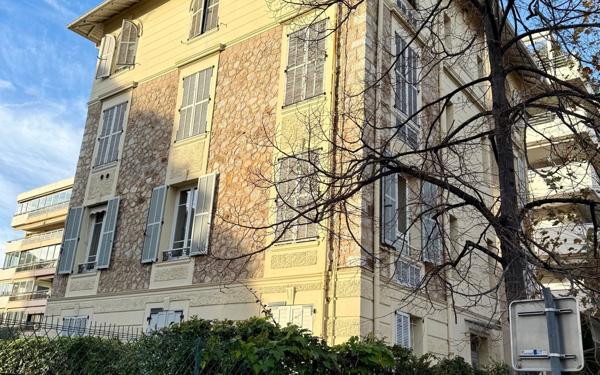 Appartement à vendre    2 pièces • 37,30 m2 Cannes