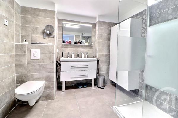 Appartement T5 à vendre  5 pièces - 105,06 m2 PUGET SUR ARGENS - 83