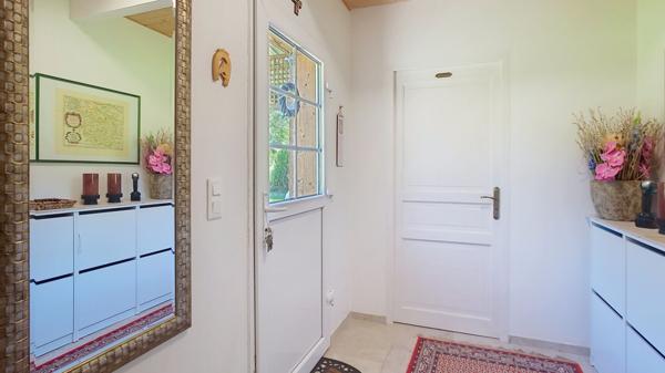 A vendre Chalet Bois 187m² avec dépendances, garages et studio de musique.