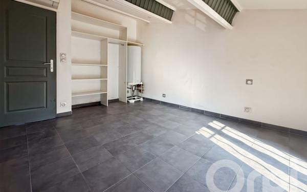 Appartement à louer    3 pièces •  Bollène