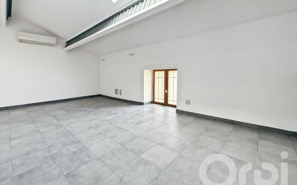 Appartement à louer    3 pièces •  Bollène