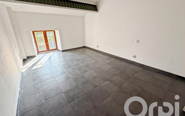 Appartement à louer    3 pièces •  Bollène