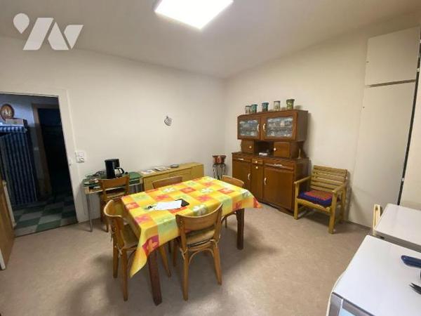 À vendre, Ydes (Cantal)
Située en plein coeur du bourg, cette maison bénéficie d'un emplacemen...