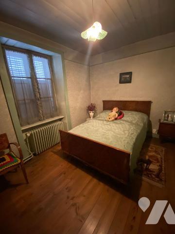 À vendre, Ydes (Cantal)
Située en plein coeur du bourg, cette maison bénéficie d'un emplacemen...