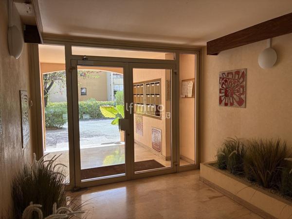 Sanary - T2 31m2 + Terrasse + Parking