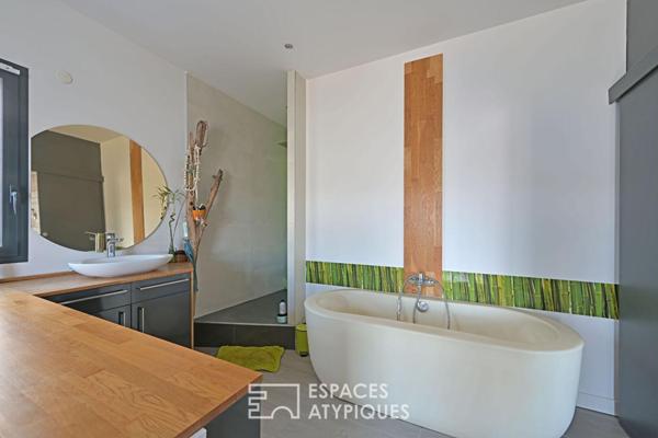 Une villa en face à face avec la nature, à Juvignac