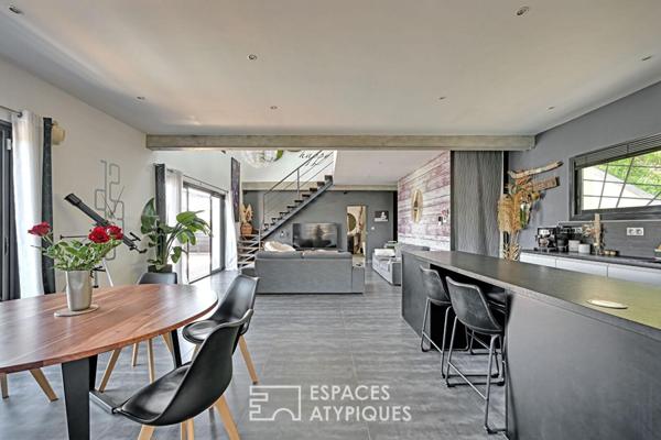 Une villa en face à face avec la nature, à Juvignac