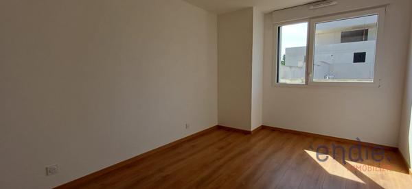 Appartement 3 pièces de 77,20 m² avec terrasse de 55 m² et jardin privatif de 146 m²